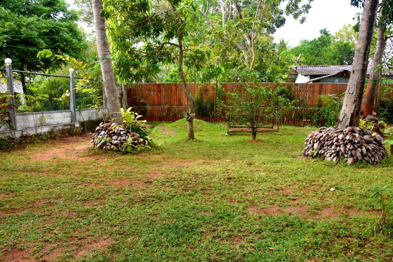 S P City Resort Anuradhapura Luaran gambar